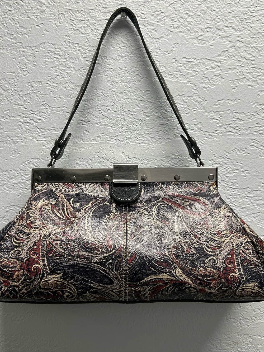 Patricia Nash Paisley Frame-Top Shoulder Bag in Black and Red